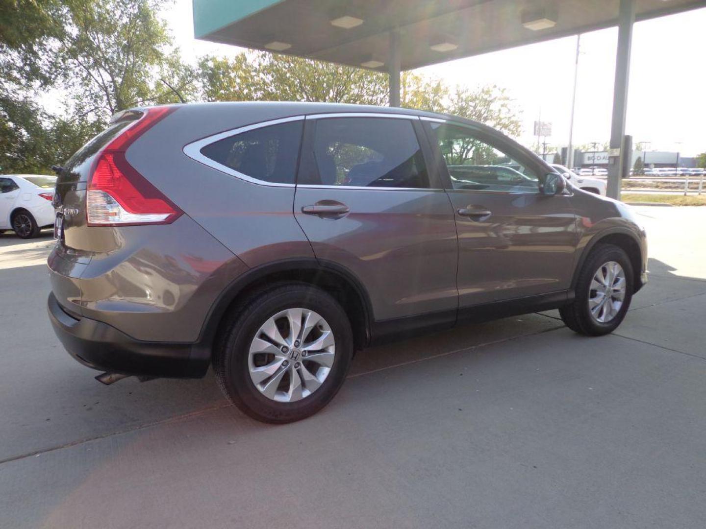 2014 BROWN HONDA CR-V EX (5J6RM4H50EL) with an 2.4L engine, Automatic transmission, located at 6610 L St., Omaha, NE, 68117, (402) 731-7800, 41.212872, -96.014702 - LOCAL TRADE-IN, RUNS AND DRIVES GREAT WITH A SUNROOF, BACKUP CAM AND NEWER TIRES! *****We have found that most customers do the majority of their shopping online before visiting a dealership. For this reason we feel it necessary to have a competitive price on our used vehicles right up front. - Photo#3