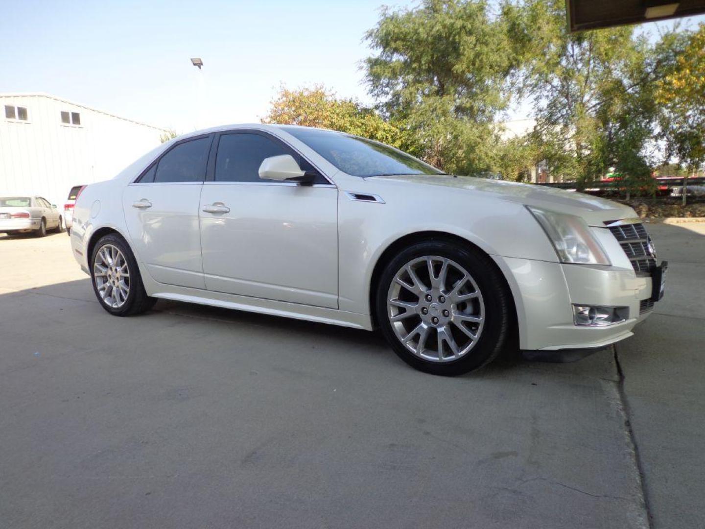 2011 WHITE CADILLAC CTS PREMIUM COLLECTION (1G6DS5ED5B0) with an 3.6L engine, Automatic transmission, located at 6610 L St., Omaha, NE, 68117, (402) 731-7800, 41.212872, -96.014702 - 2-OWNER, CLEAN CARFAX, LOW MILEAGE, LOADED WITH NAV, BACKUP CAM, SUNROOF AND NEWER TIRES! *****We have found that most customers do the majority of their shopping online before visiting a dealership. For this reason we feel it necessary to have a competitive price on our used vehicles right up - Photo#2