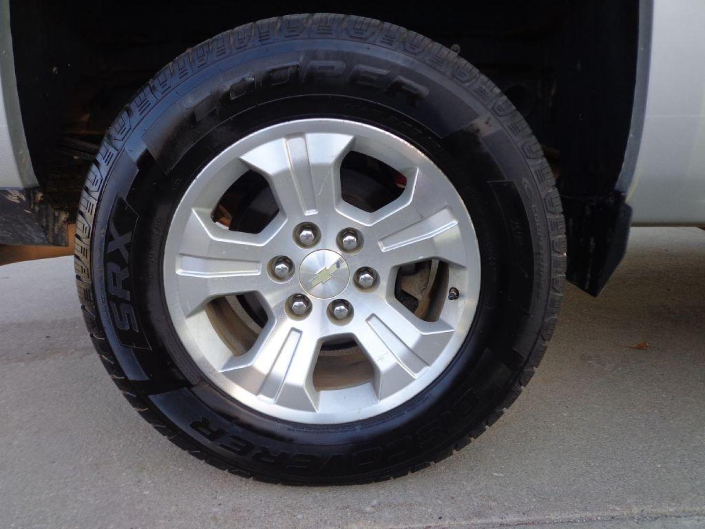 2016 SILVER CHEVROLET SILVERADO 1500 LTZ (3GCUKSECXGG) with an 5.3L engine, Automatic transmission, located at 6610 L St., Omaha, NE, 68117, (402) 731-7800, 41.212872, -96.014702 - 2-OWNER, CLEAN CARFAX, LOW MILEAGE LTZ WITH NEWER TIRES! *****We have found that most customers do the majority of their shopping online before visiting a dealership. For this reason we feel it necessary to have a competitive price on our used vehicles right up front. We spend time researchin - Photo#11