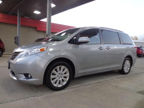 2011 TOYOTA SIENNA XLE