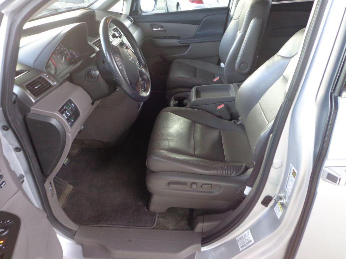 2015 SILVER HONDA ODYSSEY TOURING ELITE (5FNRL5H99FB) with an 3.5L engine, Automatic transmission, located at 6610 L St., Omaha, NE, 68117, (402) 731-7800, 41.212872, -96.014702 - 1-OWNER, CLEAN CARFAX WITH LOW MILEAGE, NEWER TIRES AND LOADED WITH OPTIONS! *****We have found that most customers do the majority of their shopping online before visiting a dealership. For this reason we feel it necessary to have a competitive price on our used vehicles right up front. We sp - Photo#12