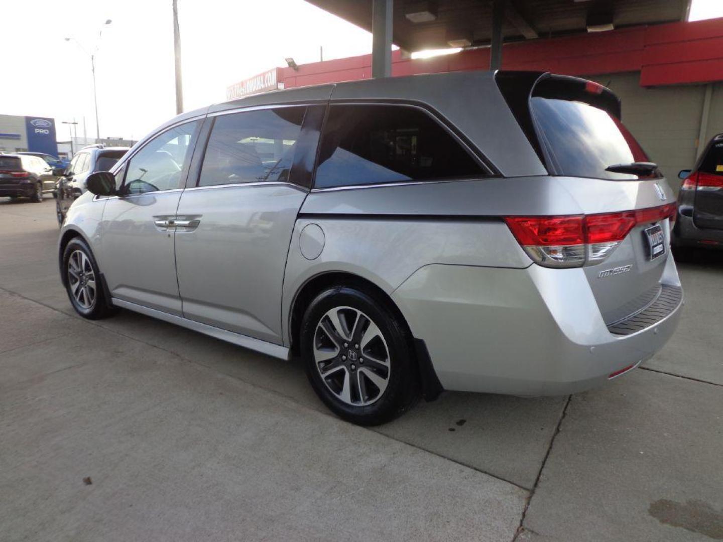 2015 SILVER HONDA ODYSSEY TOURING ELITE (5FNRL5H99FB) with an 3.5L engine, Automatic transmission, located at 6610 L St., Omaha, NE, 68117, (402) 731-7800, 41.212872, -96.014702 - 1-OWNER, CLEAN CARFAX WITH LOW MILEAGE, NEWER TIRES AND LOADED WITH OPTIONS! *****We have found that most customers do the majority of their shopping online before visiting a dealership. For this reason we feel it necessary to have a competitive price on our used vehicles right up front. We sp - Photo#5