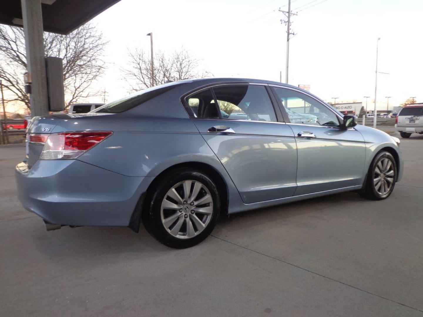 2011 BLUE HONDA ACCORD EXL (1HGCP3F86BA) with an 3.5L engine, Automatic transmission, located at 6610 L St., Omaha, NE, 68117, (402) 731-7800, 41.212872, -96.014702 - 2-OWNER, CLEAN CARFAX, LOW MILEAGE, HEATED LEATHER, SUNROOF, NAV, BACKUP CAM AND NEWER TIRES! *****We have found that most customers do the majority of their shopping online before visiting a dealership. For this reason we feel it necessary to have a competitive price on our used vehicles rig - Photo#3