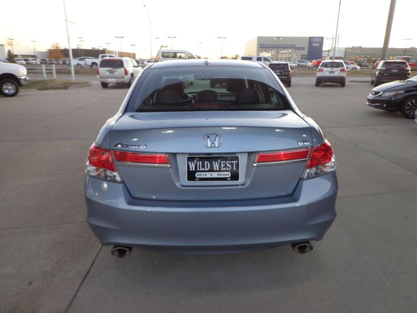 2011 BLUE HONDA ACCORD EXL (1HGCP3F86BA) with an 3.5L engine, Automatic transmission, located at 6610 L St., Omaha, NE, 68117, (402) 731-7800, 41.212872, -96.014702 - 2-OWNER, CLEAN CARFAX, LOW MILEAGE, HEATED LEATHER, SUNROOF, NAV, BACKUP CAM AND NEWER TIRES! *****We have found that most customers do the majority of their shopping online before visiting a dealership. For this reason we feel it necessary to have a competitive price on our used vehicles rig - Photo#4