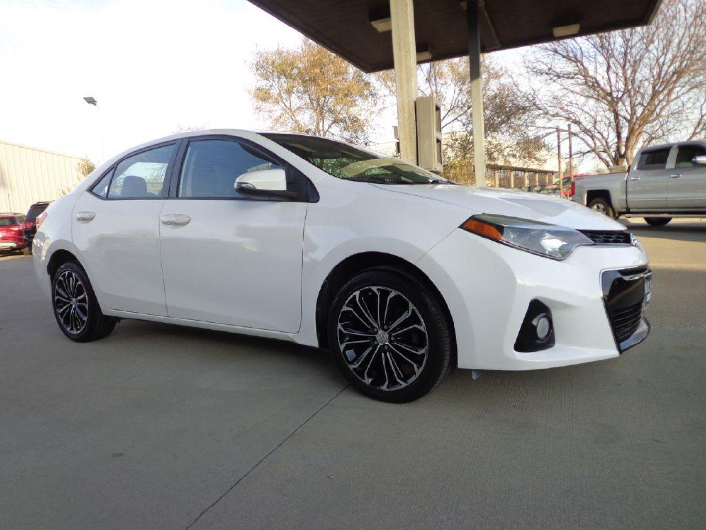 2016 WHITE TOYOTA COROLLA S PLUS (5YFBURHE0GP) with an 1.8L engine, Automatic transmission, located at 6610 L St., Omaha, NE, 68117, (402) 731-7800, 41.212872, -96.014702 - 2-OWNER, CLEAN CARFAX, SUNROOF, BACKUP CAM AND NEWER TIRES! *****We have found that most customers do the majority of their shopping online before visiting a dealership. For this reason we feel it necessary to have a competitive price on our used vehicles right up front. We spend time researchi - Photo#2