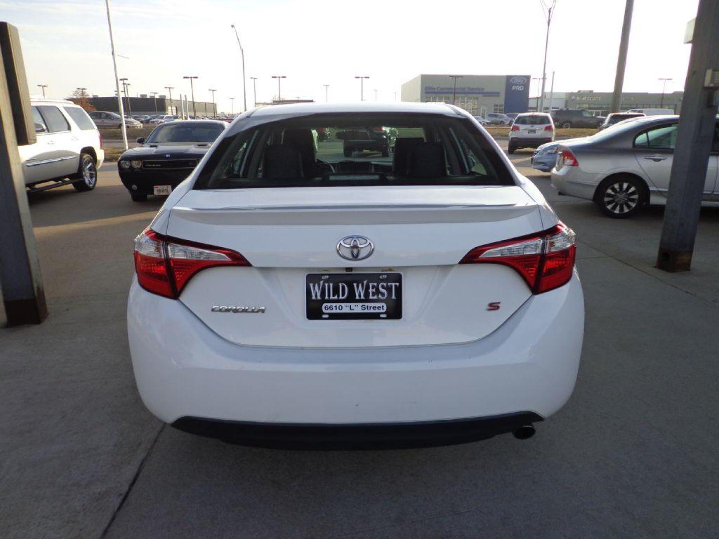 2016 WHITE TOYOTA COROLLA S PLUS (5YFBURHE0GP) with an 1.8L engine, Automatic transmission, located at 6610 L St., Omaha, NE, 68117, (402) 731-7800, 41.212872, -96.014702 - 2-OWNER, CLEAN CARFAX, SUNROOF, BACKUP CAM AND NEWER TIRES! *****We have found that most customers do the majority of their shopping online before visiting a dealership. For this reason we feel it necessary to have a competitive price on our used vehicles right up front. We spend time researchi - Photo#4