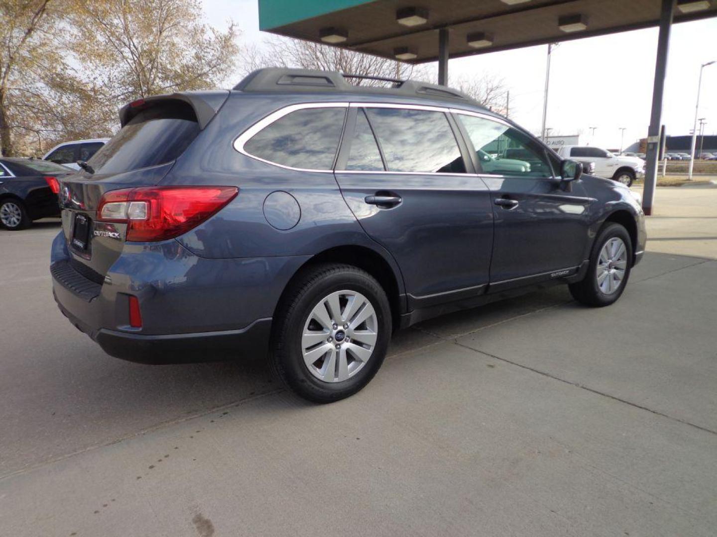 2015 GRAY SUBARU OUTBACK 2.5I PREMIUM (4S4BSBDC0F3) with an 2.5L engine, Continuously Variable transmission, located at 6610 L St., Omaha, NE, 68117, (402) 731-7800, 41.212872, -96.014702 - 1-OWNER, CLEAN CARFAX, SUNROOF, HEATED SEATS, BACKUP CAM AND NEWER TIRES! *****We have found that most customers do the majority of their shopping online before visiting a dealership. For this reason we feel it necessary to have a competitive price on our used vehicles right up front. We spend - Photo#3