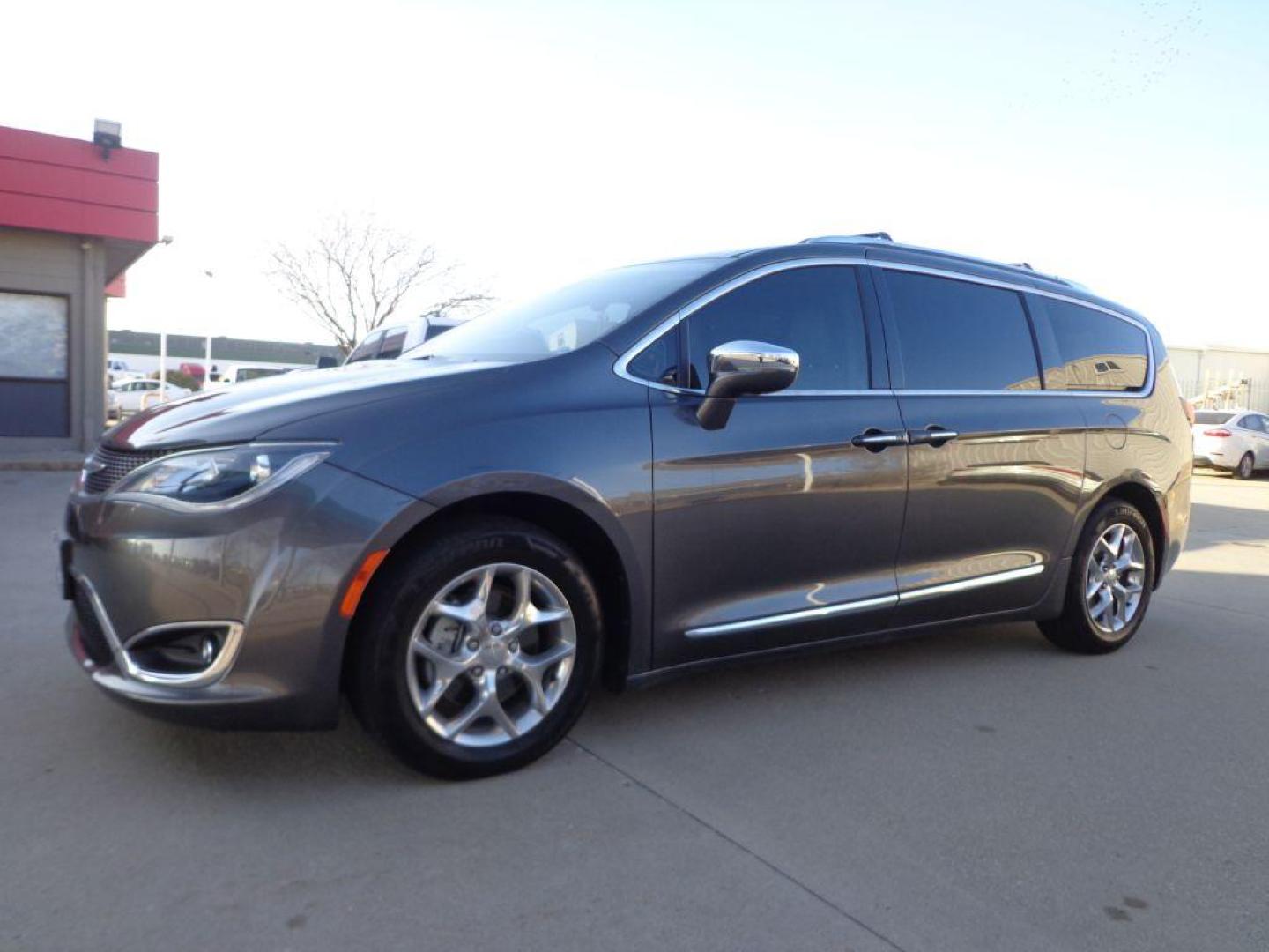 2017 SILVER CHRYSLER PACIFICA LIMITED (2C4RC1GG7HR) with an 3.6L engine, Automatic transmission, located at 6610 L St., Omaha, NE, 68117, (402) 731-7800, 41.212872, -96.014702 - SHARP LIMITED MODEL WITH LOW MILEAGE, A CLEAN CARFAX, DUAL PANE PANORAMIC ROOF, NAV, BLIND SPOT ASSIST, NEWER TIRES, REAR ENTERTAINMENT- Uconnectr Theater and 20-Speaker H-K Sound Group $2,795 10.1-Inch HD Seatback Video Touchscreens Dual HDMI Inputs Blu-ray / DVD Player Bluetooth Touchpad R - Photo#0