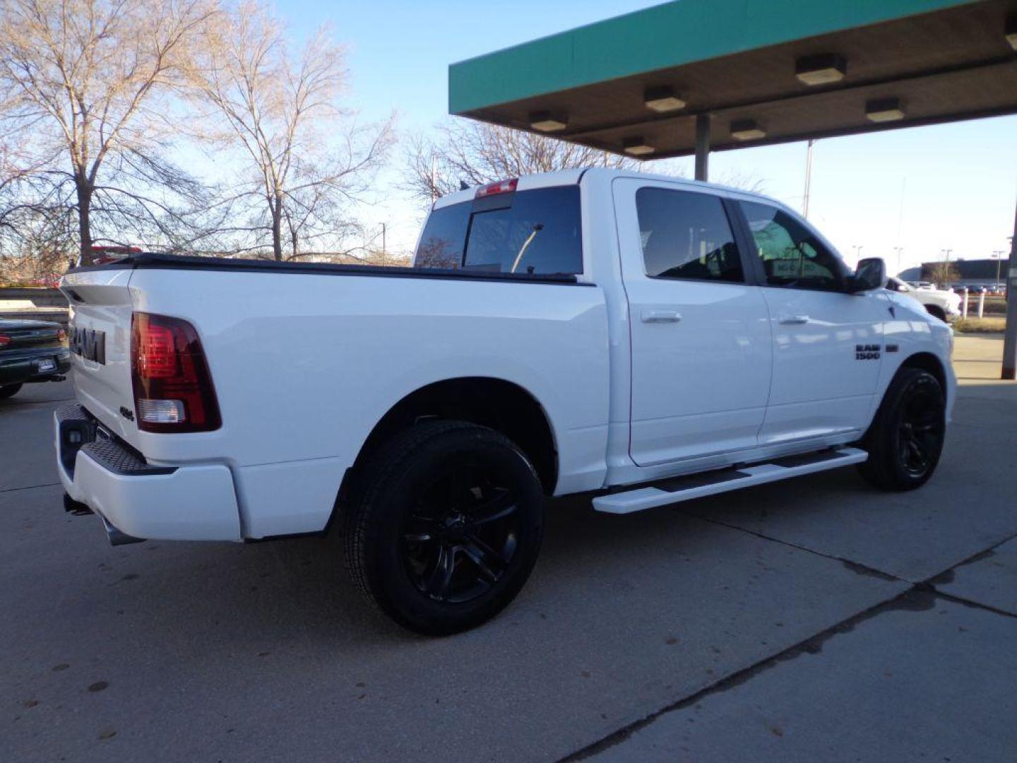 2018 WHITE RAM 1500 NIGHT EDITION (1C6RR7MT6JS) with an 5.7L engine, Automatic transmission, located at 6610 L St., Omaha, NE, 68117, (402) 731-7800, 41.212872, -96.014702 - SHARO LOW MILE RAM NIGHT EDITION LOADED WITH A CLEAN CARFAX AND NEWER TIRES! *****We have found that most customers do the majority of their shopping online before visiting a dealership. For this reason we feel it necessary to have a competitive price on our used vehicles right up front. We spe - Photo#3