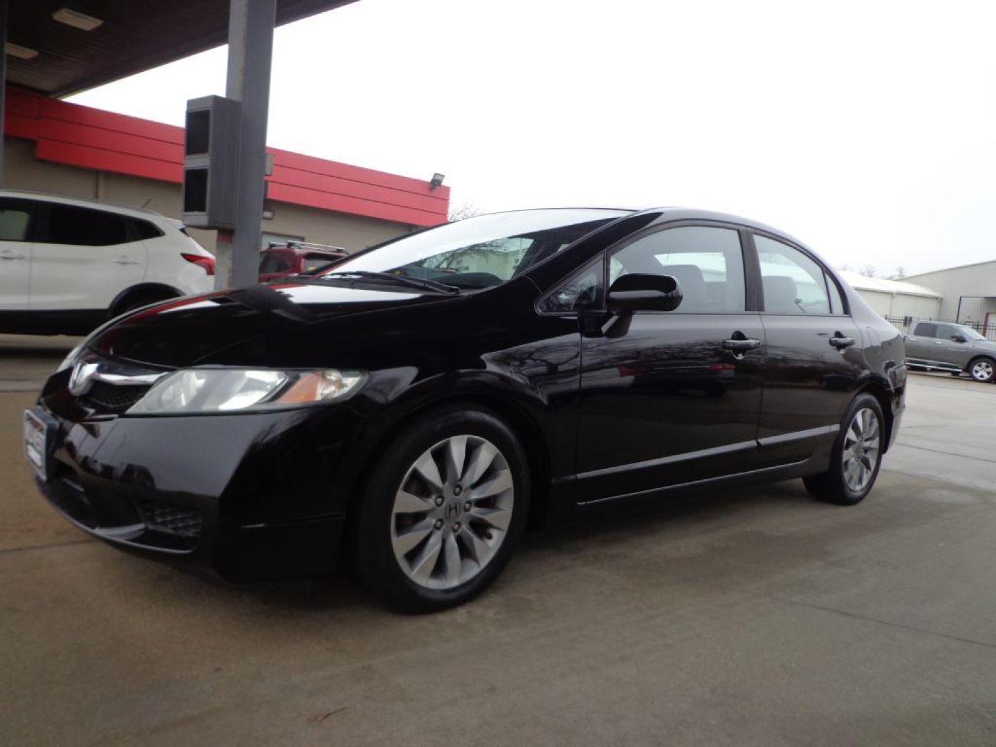 2011 BLACK HONDA CIVIC EX (19XFA1F82BE) with an 1.8L engine, Automatic transmission, located at 6610 L St., Omaha, NE, 68117, (402) 731-7800, 41.212872, -96.014702 - 2-OWNER, CLEAN CARFAX LOW MILEAGE WITH LEATHER, SUNROOF AND NEWER TIRES! *****We have found that most customers do the majority of their shopping online before visiting a dealership. For this reason we feel it necessary to have a competitive price on our used vehicles right up front. We spend - Photo#0