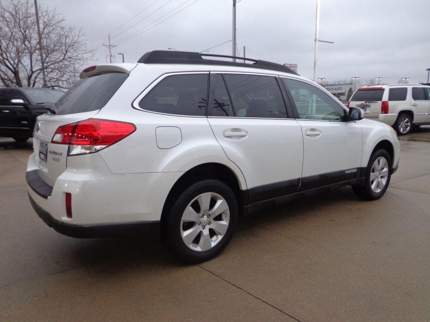 2012 WHITE SUBARU OUTBACK 2.5I PREMIUM (4S4BRBCC6C3) with an 2.5L engine, Continuously Variable transmission, located at 6610 L St., Omaha, NE, 68117, (402) 731-7800, 41.212872, -96.014702 - 1-OWNER, CLEAN CARFAX, LOW MILEAGE WITH HEATED SEATS! *****We have found that most customers do the majority of their shopping online before visiting a dealership. For this reason we feel it necessary to have a competitive price on our used vehicles right up front. We spend time researching t - Photo#3