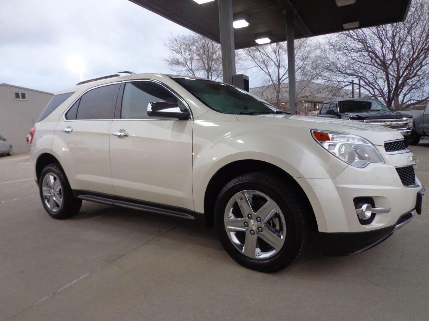 2015 WHITE CHEVROLET EQUINOX LTZ (1GNFLHEK5FZ) with an 2.4L engine, Automatic transmission, located at 6610 L St., Omaha, NE, 68117, (402) 731-7800, 41.212872, -96.014702 - SHARP 1-OWNER WITH A CLEAN CARFAX, LOW MILEAGE, SUNROOF. BACKUP CAM, PREMIUM AUDIO AND A NICE SET OF MICHELINS! *****We have found that most customers do the majority of their shopping online before visiting a dealership. For this reason we feel it necessary to have a competitive price on our u - Photo#2