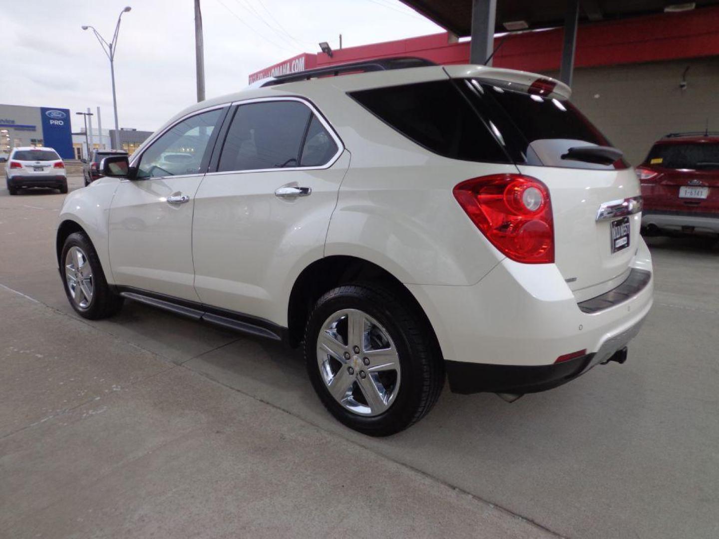 2015 WHITE CHEVROLET EQUINOX LTZ (1GNFLHEK5FZ) with an 2.4L engine, Automatic transmission, located at 6610 L St., Omaha, NE, 68117, (402) 731-7800, 41.212872, -96.014702 - SHARP 1-OWNER WITH A CLEAN CARFAX, LOW MILEAGE, SUNROOF. BACKUP CAM, PREMIUM AUDIO AND A NICE SET OF MICHELINS! *****We have found that most customers do the majority of their shopping online before visiting a dealership. For this reason we feel it necessary to have a competitive price on our u - Photo#5