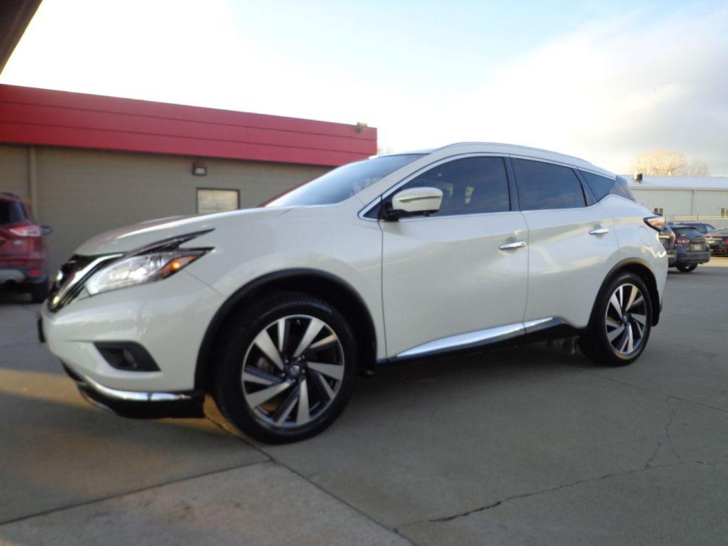 2016 WHITE NISSAN MURANO SL (5N1AZ2MH1GN) with an 3.5L engine, Continuously Variable transmission, located at 6610 L St., Omaha, NE, 68117, (402) 731-7800, 41.212872, -96.014702 - SHARP PLATINUM MODEL LOADED WITH OPTIONS AND NEWER TIRES! *****We have found that most customers do the majority of their shopping online before visiting a dealership. For this reason we feel it necessary to have a competitive price on our used vehicles right up front. We spend time researchi - Photo#0