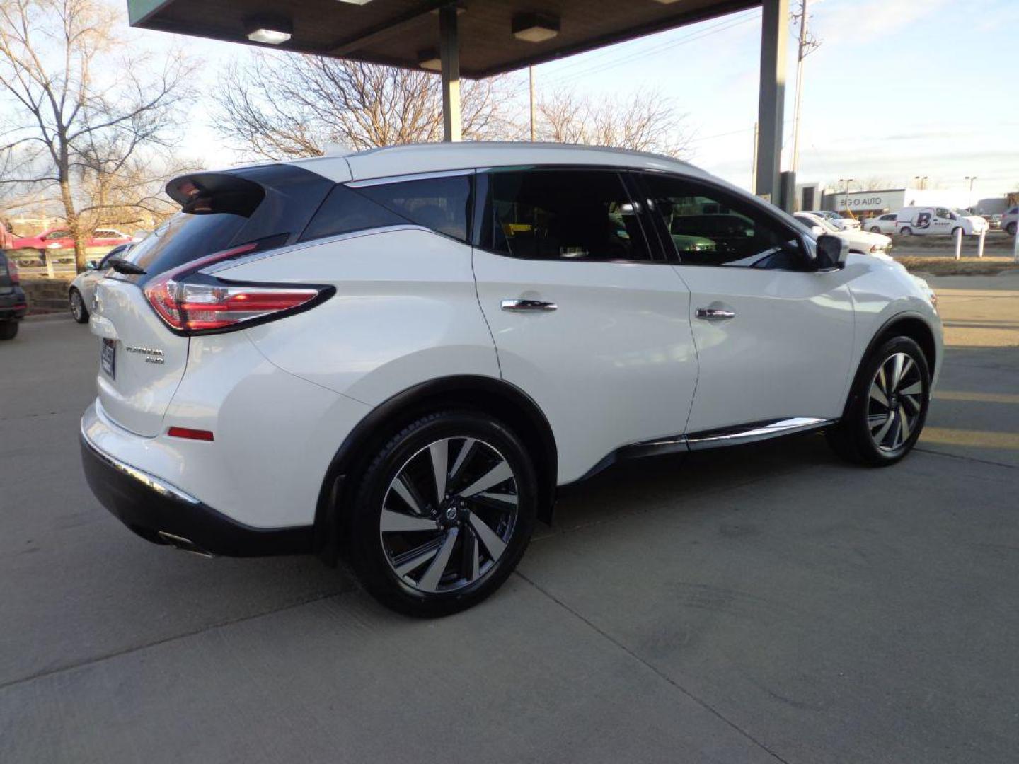 2016 WHITE NISSAN MURANO SL (5N1AZ2MH1GN) with an 3.5L engine, Continuously Variable transmission, located at 6610 L St., Omaha, NE, 68117, (402) 731-7800, 41.212872, -96.014702 - SHARP PLATINUM MODEL LOADED WITH OPTIONS AND NEWER TIRES! *****We have found that most customers do the majority of their shopping online before visiting a dealership. For this reason we feel it necessary to have a competitive price on our used vehicles right up front. We spend time researchi - Photo#3