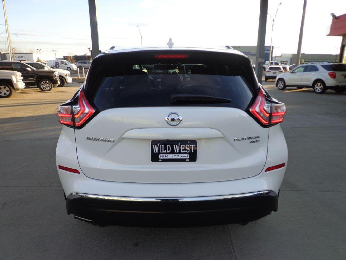 2016 WHITE NISSAN MURANO SL (5N1AZ2MH1GN) with an 3.5L engine, Continuously Variable transmission, located at 6610 L St., Omaha, NE, 68117, (402) 731-7800, 41.212872, -96.014702 - SHARP PLATINUM MODEL LOADED WITH OPTIONS AND NEWER TIRES! *****We have found that most customers do the majority of their shopping online before visiting a dealership. For this reason we feel it necessary to have a competitive price on our used vehicles right up front. We spend time researchi - Photo#4