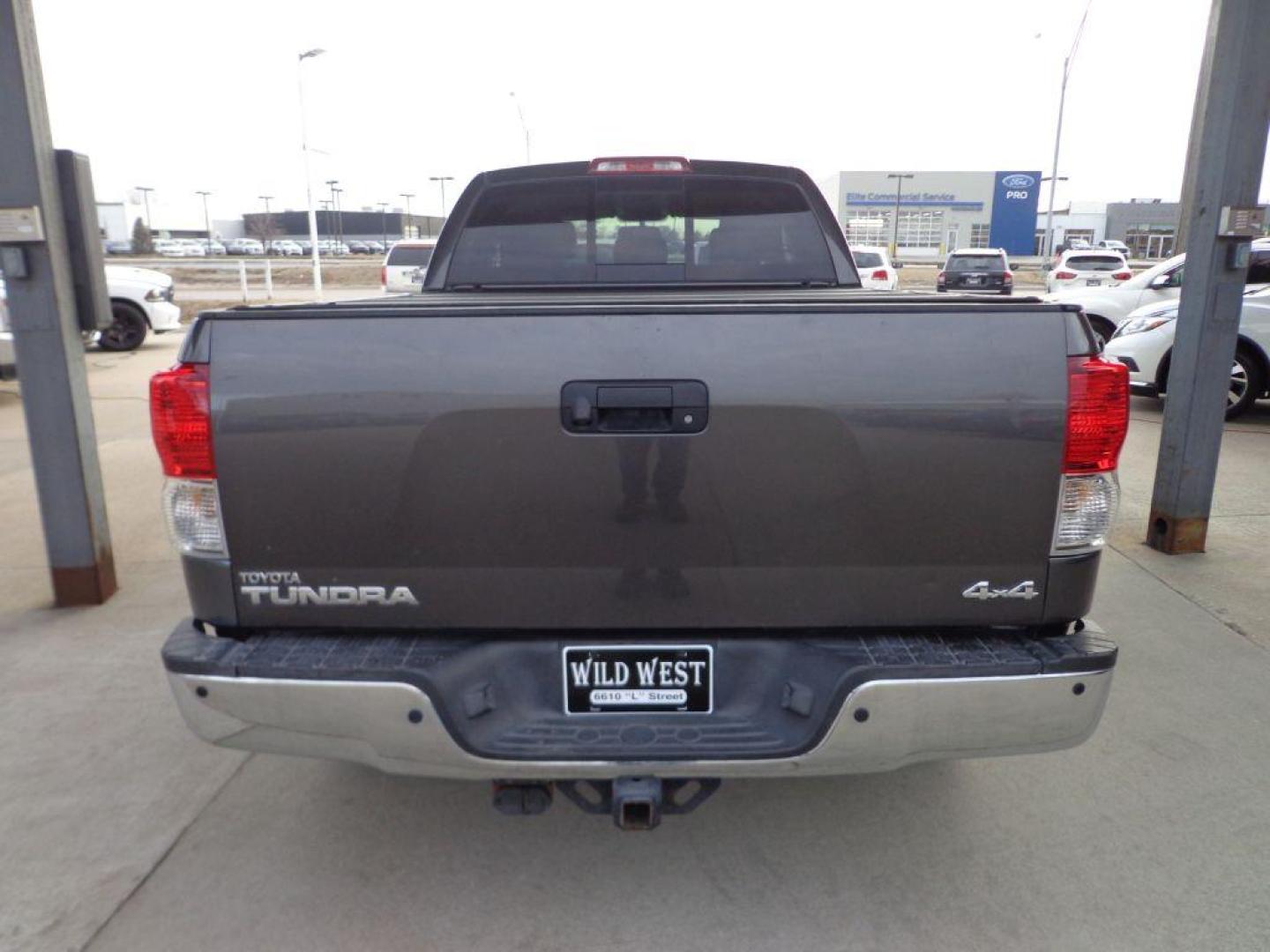 2012 GRAY TOYOTA TUNDRA DOUBLE CAB LIMITED (5TFBY5F19CX) with an 5.7L engine, Automatic transmission, located at 6610 L St., Omaha, NE, 68117, (402) 731-7800, 41.212872, -96.014702 - 2-OWNER, CLEAN CARFAX, LOW MILEAGE, RUST-FREE, HEATED LEATHER, NAV, BACKUP CAM AND NEWER TIRES! *****We have found that most customers do the majority of their shopping online before visiting a dealership. For this reason we feel it necessary to have a competitive price on our used vehicles r - Photo#4