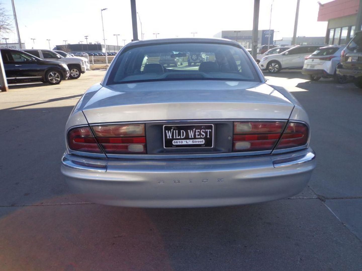 2002 GRAY BUICK PARK AVENUE (1G4CW54K524) with an 3.8L engine, Automatic transmission, located at 6610 L St., Omaha, NE, 68117, (402) 731-7800, 41.212872, -96.014702 - SHARP PARK AVE WITH DESCENT MILEAGE, RUNS AND DRIVES GREAT! *****We have found that most customers do the majority of their shopping online before visiting a dealership. For this reason we feel it necessary to have a competitive price on our used vehicles right up front. We spend time researchi - Photo#4