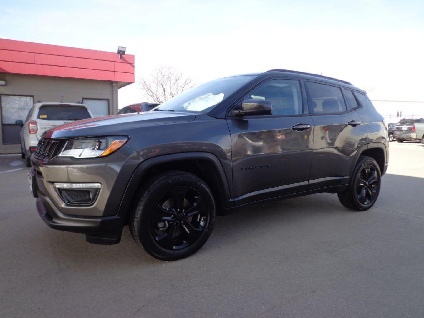 2018 BLACK JEEP COMPASS ALTITUDE (3C4NJDBB2JT) with an 2.4L engine, Automatic transmission, located at 6610 L St., Omaha, NE, 68117, (402) 731-7800, 41.212872, -96.014702 - 1-OWNER, CLEAN CARFAX, LOW MILEAGE, HEATED LEATHER/WHEEL, PANORAMIC ROOF, SPECIAL EDITION BLACKOUT PACKAGE REMOTE START, APPLE CARPLAY/ANDROID AND NEWER TIRES! *****We have found that most customers do the majority of their shopping online before visiting a dealership. For this reason we feel - Photo#0