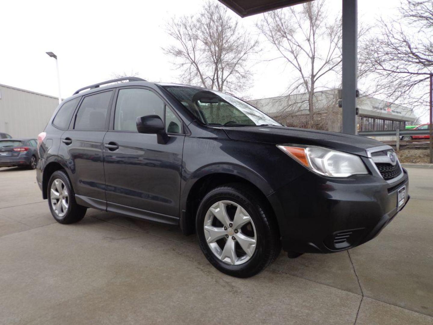 2015 GRAY SUBARU FORESTER 2.5I PREMIUM (JF2SJADCXFH) with an 2.5L engine, Continuously Variable transmission, located at 6610 L St., Omaha, NE, 68117, (402) 731-7800, 41.212872, -96.014702 - Photo#2