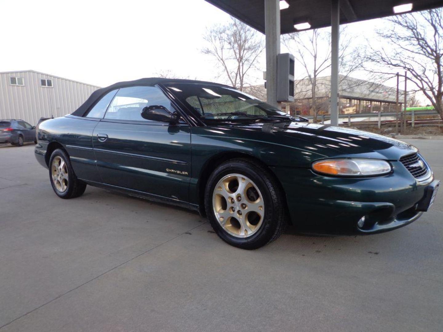 1999 GREEN CHRYSLER SEBRING JXI (3C3EL55H5XT) with an 2.5L engine, Automatic transmission, located at 6610 L St., Omaha, NE, 68117, (402) 731-7800, 41.212872, -96.014702 - Photo#2