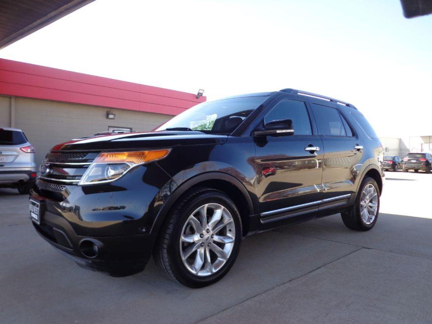 2013 BLACK FORD EXPLORER LIMITED (1FM5K8F86DG) with an 3.5L engine, Automatic transmission, located at 6610 L St., Omaha, NE, 68117, (402) 731-7800, 41.212872, -96.014702 - SHARP LOCAL TRADE-IN LOADED WITH POWER 3RD ROW SEATING, MIDDLE CAPTAIN CHAIRS, HEATED/COOLED FRONT SEATS, SUNROOF, NAV, AND BACKUP CAM. ADAPTIVE RADAR INOP *****We have found that most customers do the majority of their shopping online before visiting a dealership. For this reason we feel it ne - Photo#0